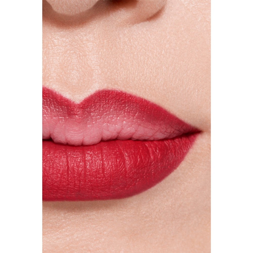 L&Aacute;PIZ CONTORNO DE LABIOS DE LARGA DURACI&Oacute;N